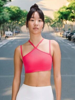 Lululemon Flow Y Strappy Bra Nulu in Lip Gloss Sz 6